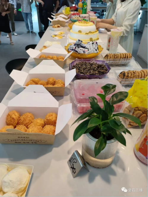 “汇”聚爱,深圳WB.COM万搏,三维3—4月集体生日会如约而至